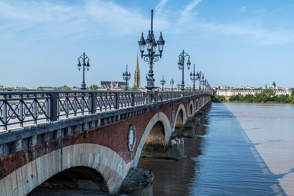 Guide complet pour réussir son achat d'appartement dans le quartier des Chartrons à Bordeaux